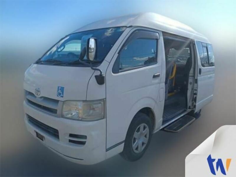 TOYOTA HIACE VAN