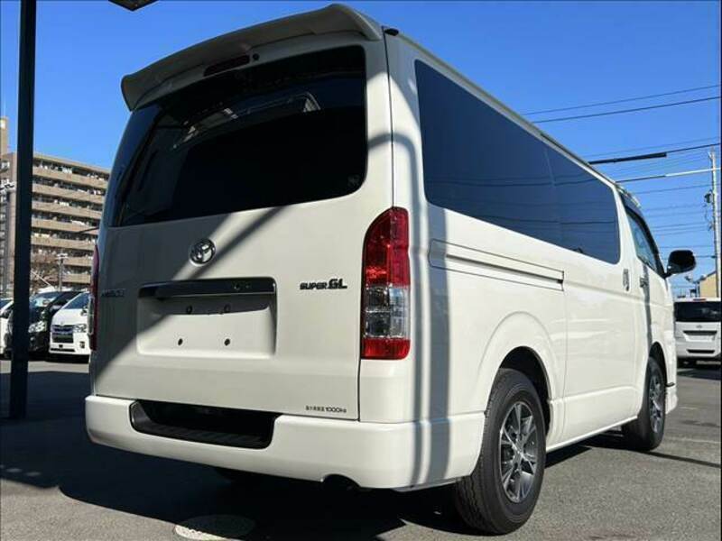 HIACE VAN