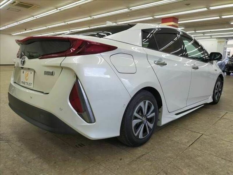 PRIUS PHV