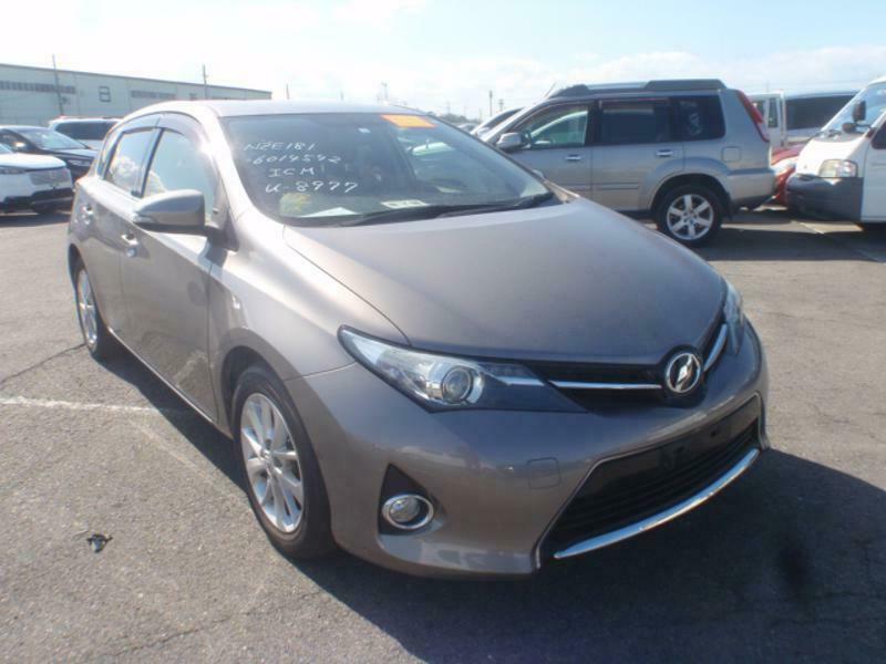 TOYOTA AURIS