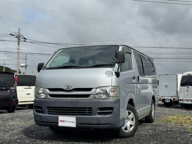 TOYOTA HIACE VAN