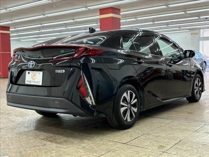 PRIUS PHV