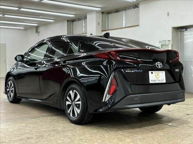 PRIUS PHV