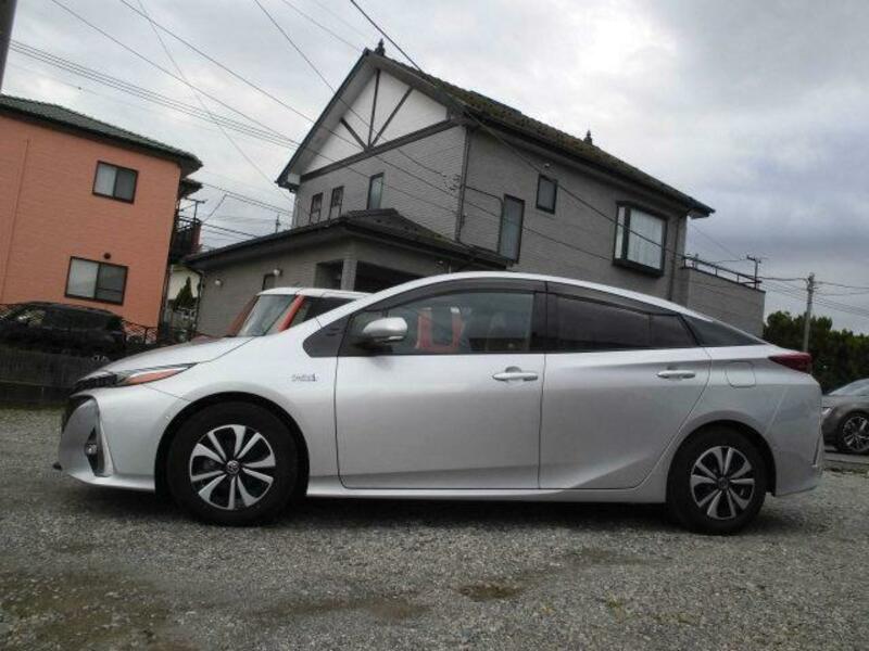 PRIUS PHV