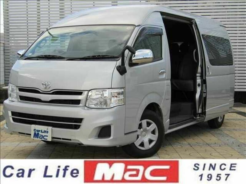 TOYOTA HIACE COMMUTER