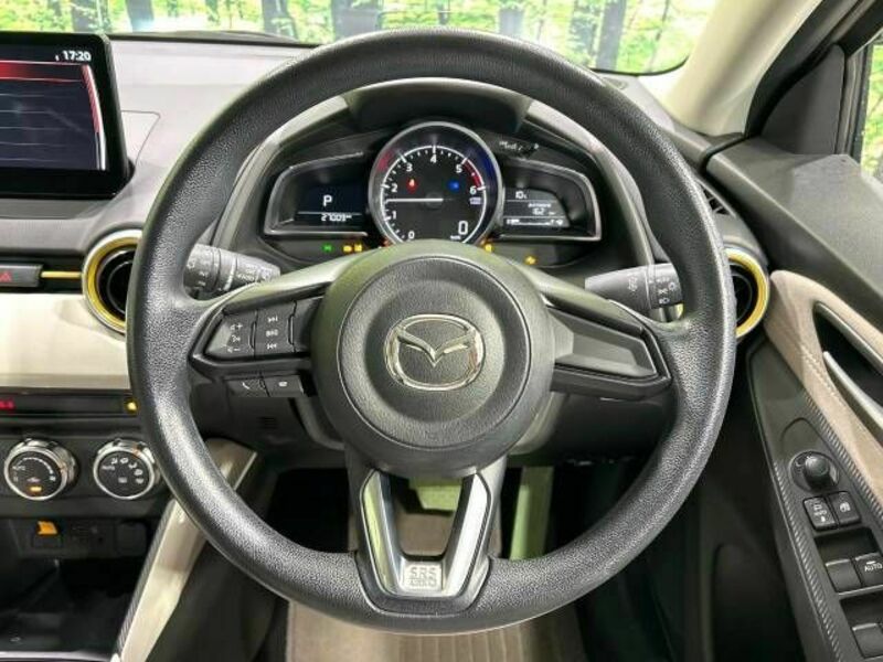 MAZDA2