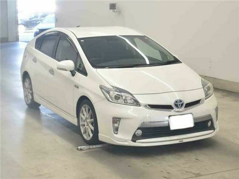 TOYOTA PRIUS PHV