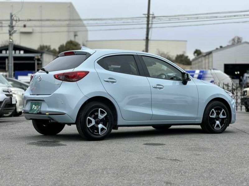 MAZDA2