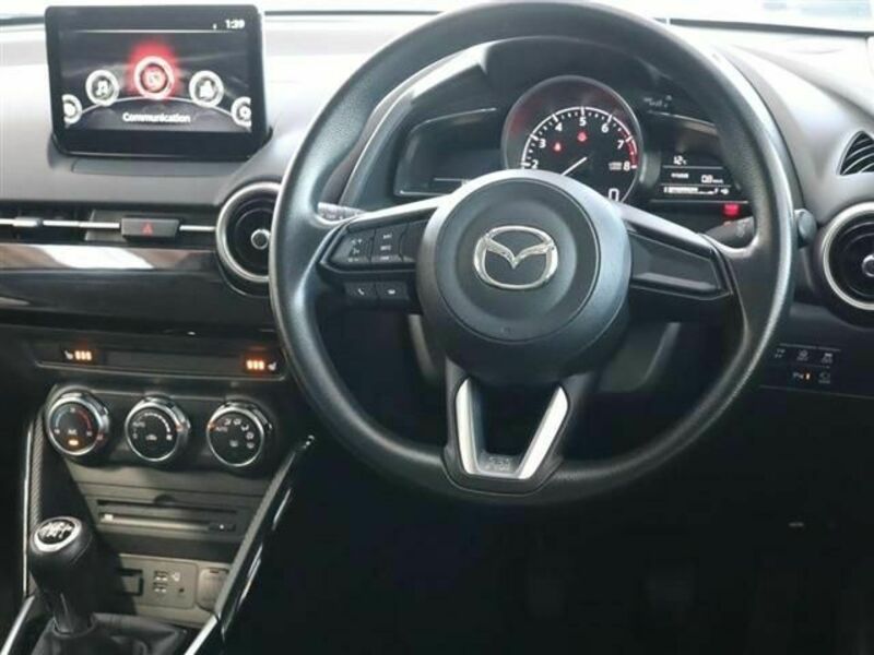 MAZDA2