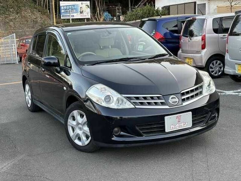 NISSAN TIIDA