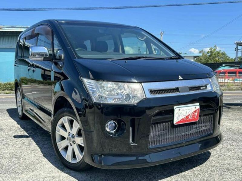 MITSUBISHI DELICA D5