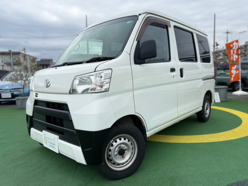 TOYOTA PIXIS VAN