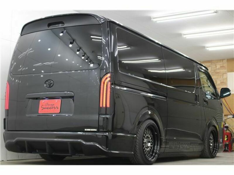 HIACE VAN