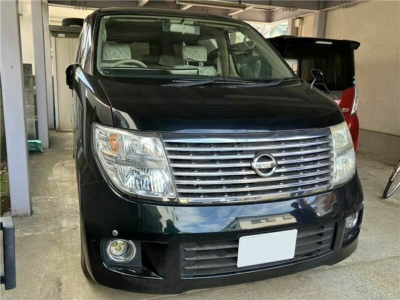 NISSAN ELGRAND