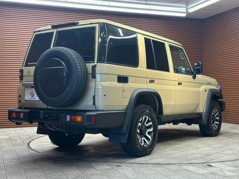 LAND CRUISER