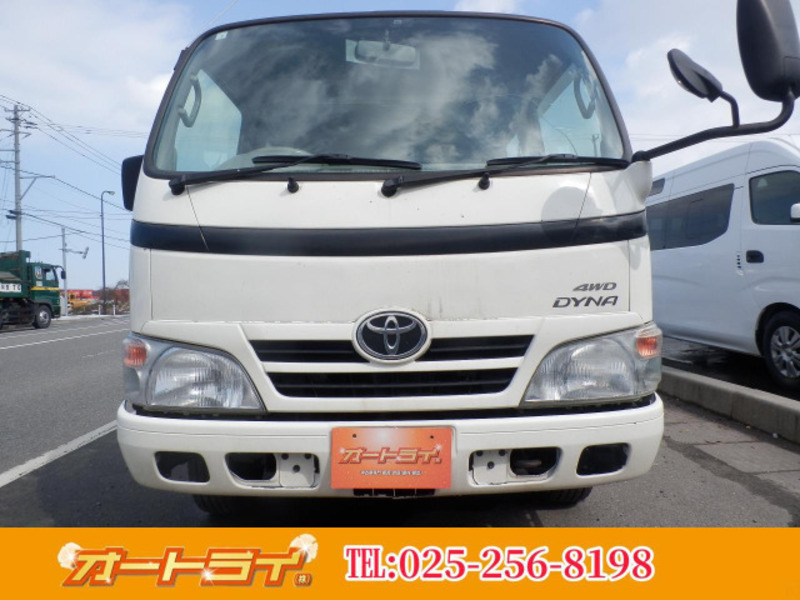 TOYOTA DYNA