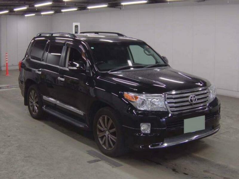 TOYOTA LAND CRUISER