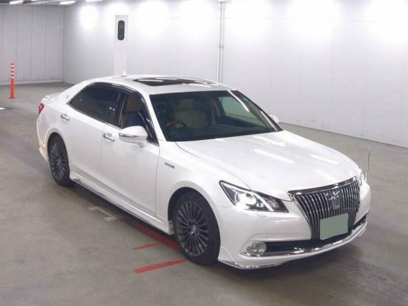 TOYOTA CROWN MAJESTA