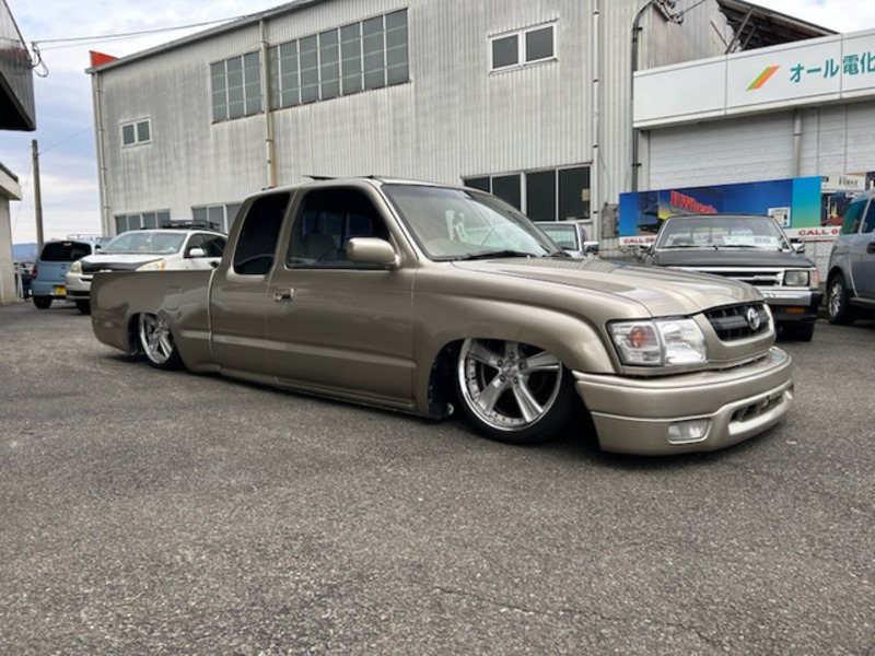 HILUX