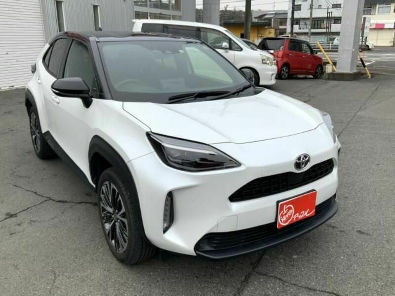 YARIS CROSS