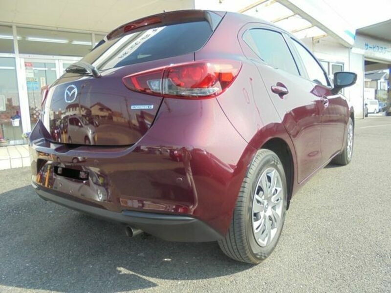 MAZDA2