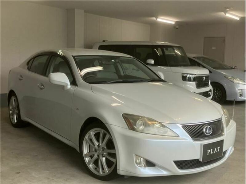 LEXUS IS