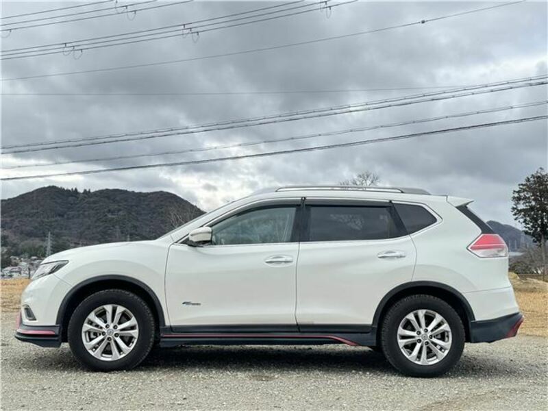 X-TRAIL