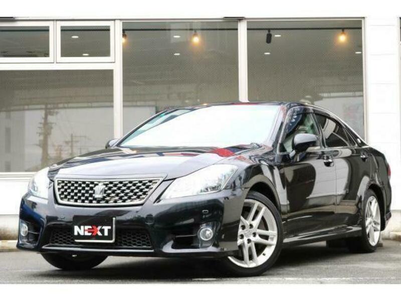 TOYOTA　CROWN