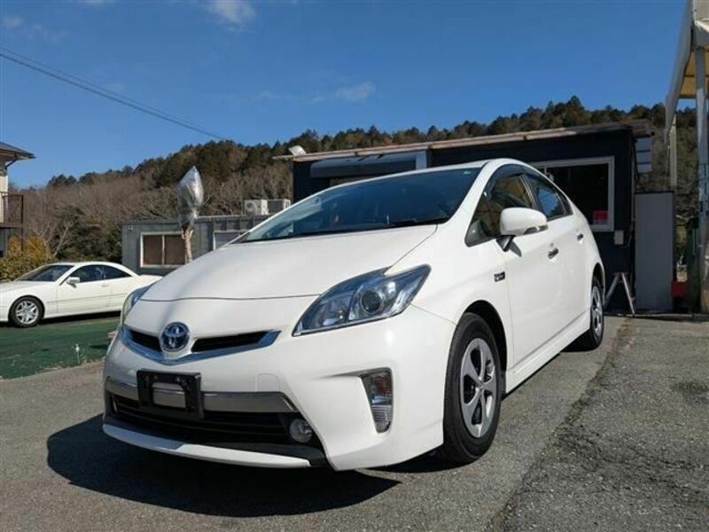 TOYOTA PRIUS PHV