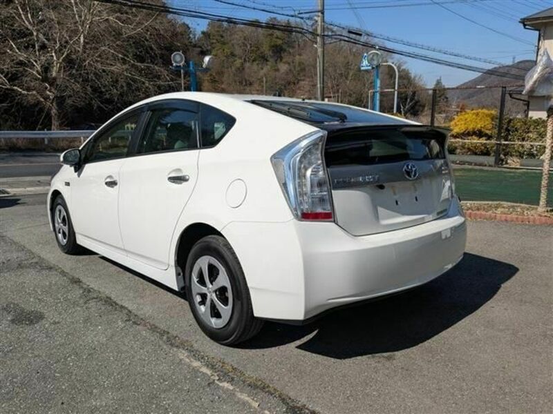 PRIUS PHV