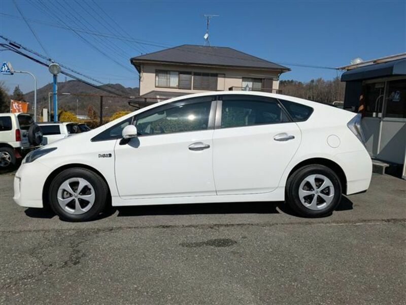 PRIUS PHV