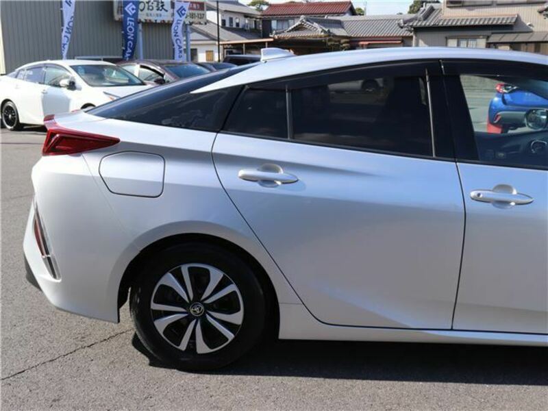 PRIUS PHV