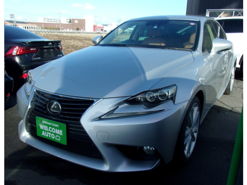 LEXUS IS