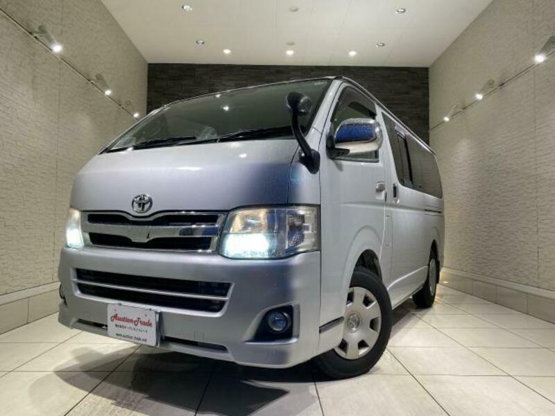 TOYOTA Regiusace Van