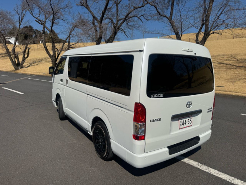 HIACE VAN