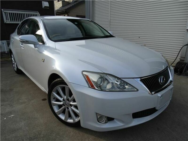 LEXUS IS