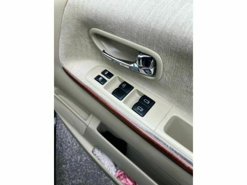 ELGRAND-11