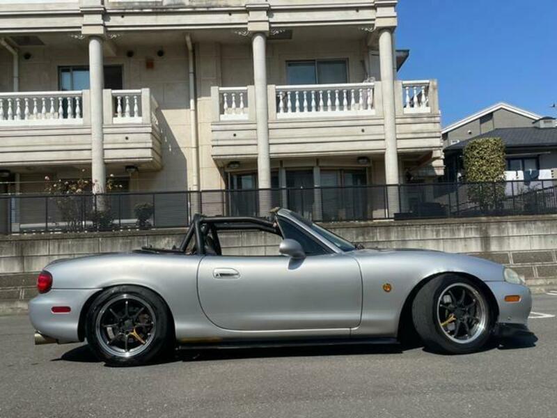 ROADSTER