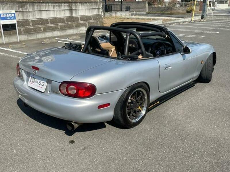 ROADSTER