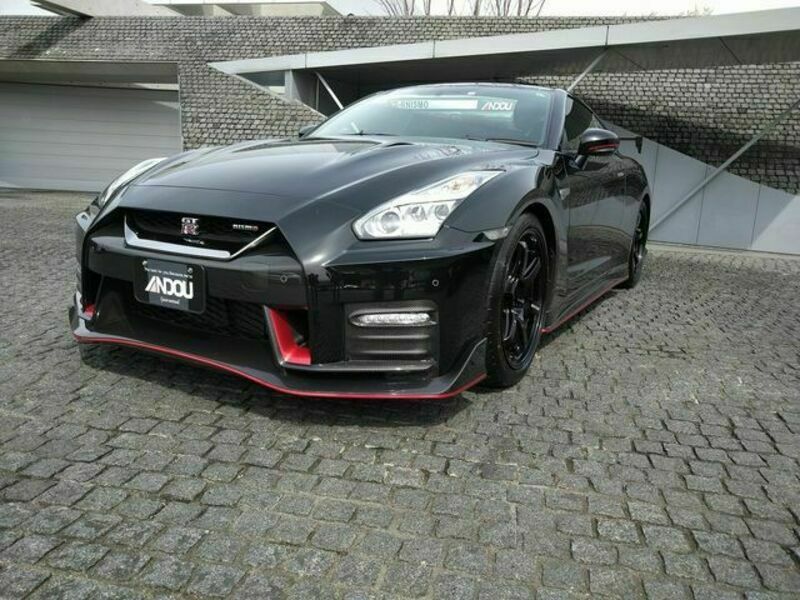 NISSAN GT-R