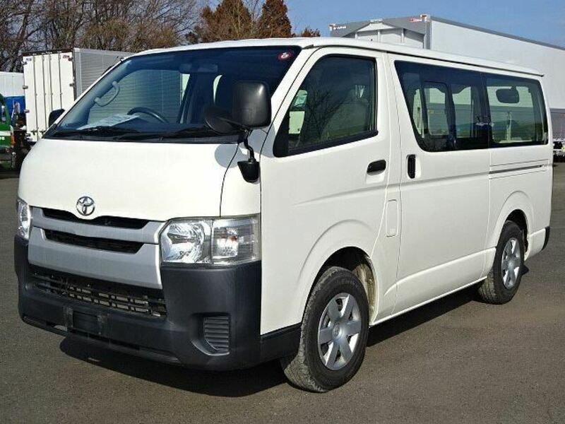 TOYOTA HIACE VAN