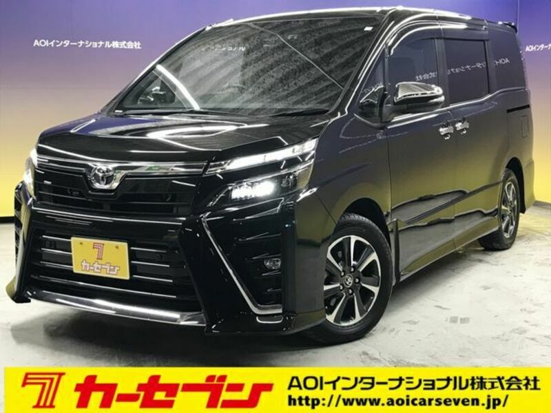 TOYOTA VOXY