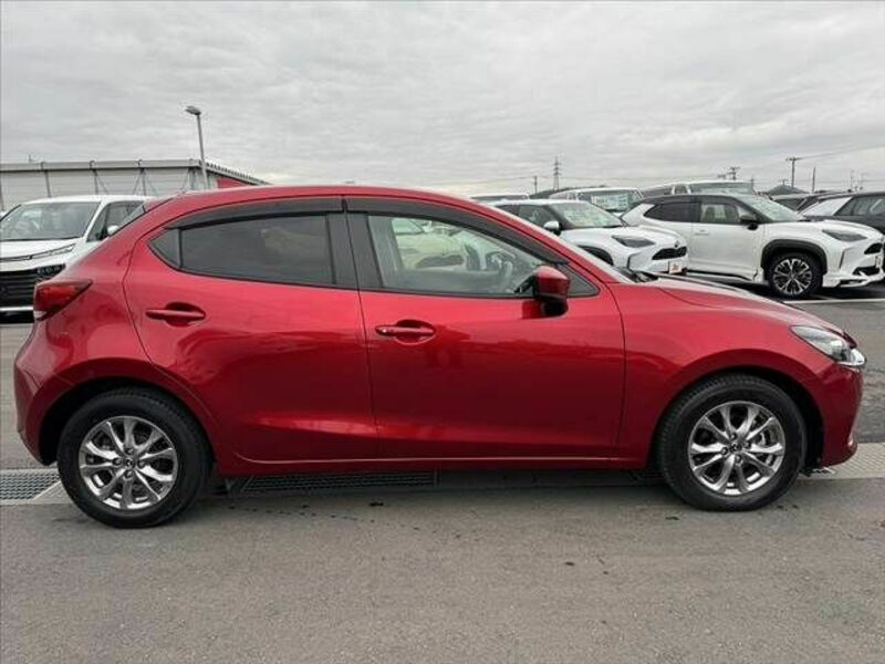 MAZDA2