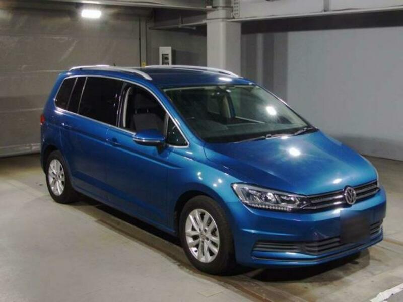 VOLKSWAGEN GOLF TOURAN