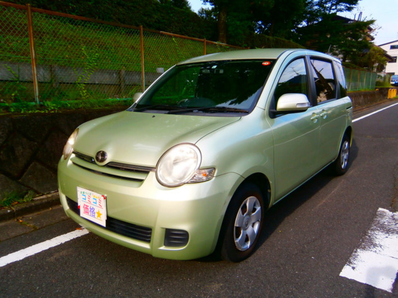 Toyota sienta ncp81g