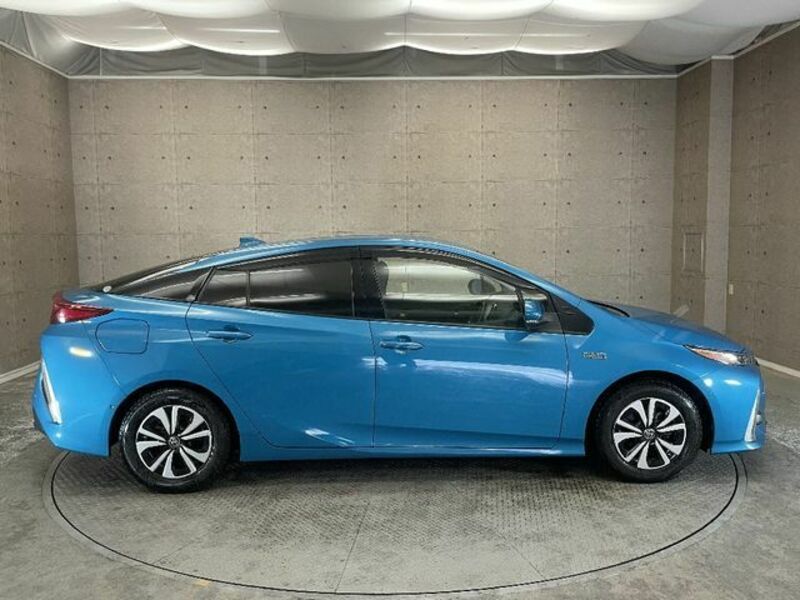 PRIUS PHV