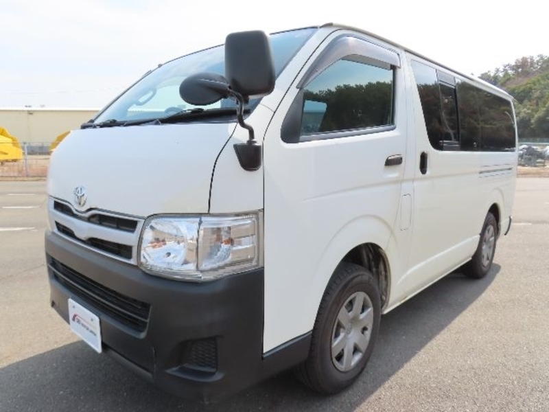 TOYOTA Regiusace Van