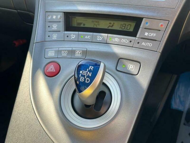 PRIUS-4