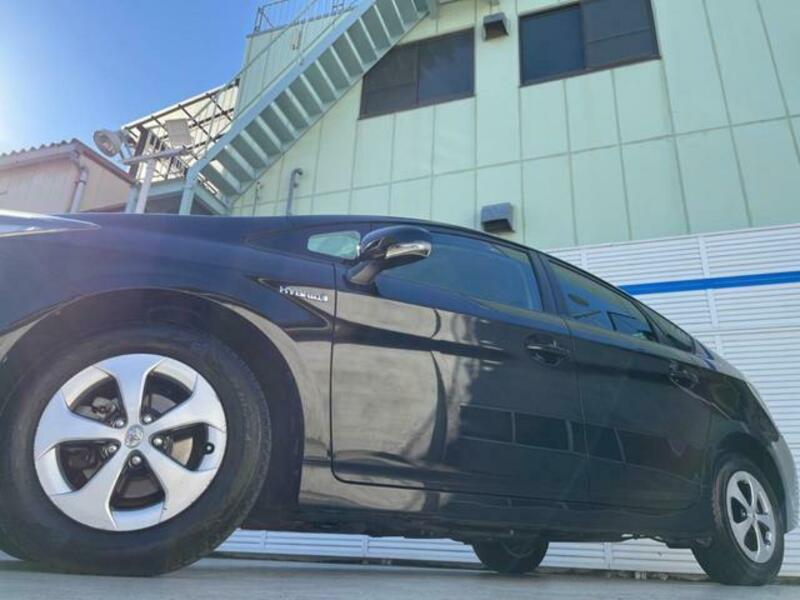 PRIUS-17
