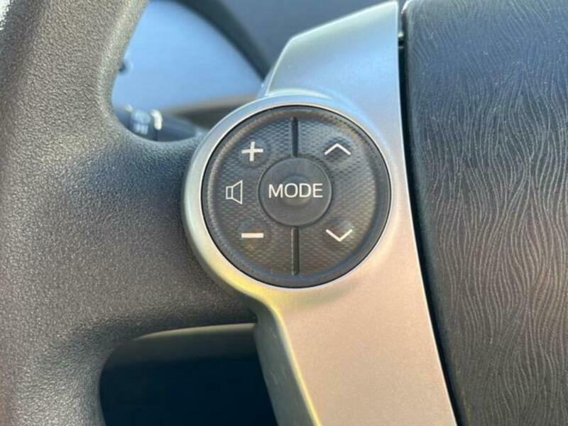 PRIUS-8